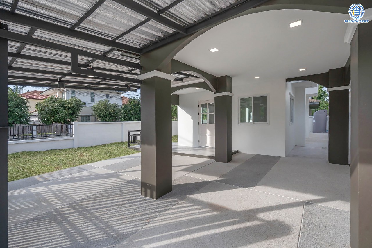 บ้านมือสองตกแต่งใหม่ โครงการ เศรณีลากูน วัดลาดปลาดุก หลังมุม ตอบโจทย์ทุกการใช้ชีวิต เนื้อที่ 59.9 ตร.ว. ฟังก์ชัน 3 ห้องนอน 3 ห้องน้ำ ทำเลเดินทางง่าย สะดวกสบายใกล้รถไฟฟ้าสายสีม่วง "สถานีคลองบางไผ่" ทางด่วน "กาญจนาภิเษก" และห้างสรรพสินค้าเซ็นทรัลเวสต์เกต